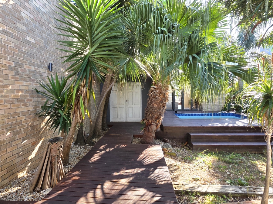 5 Bedroom Property for Sale in Wavecrest Eastern Cape